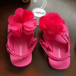 Brand New Lamours Girls Fuschia Hot Pink Flower Flip Flop Sandals